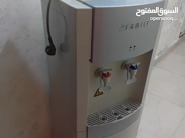 كولر ماء نوع فاميلي الاصلي بارد حامي طويل بنظام قارورة و بشبك فلتر بحالة ممتازه