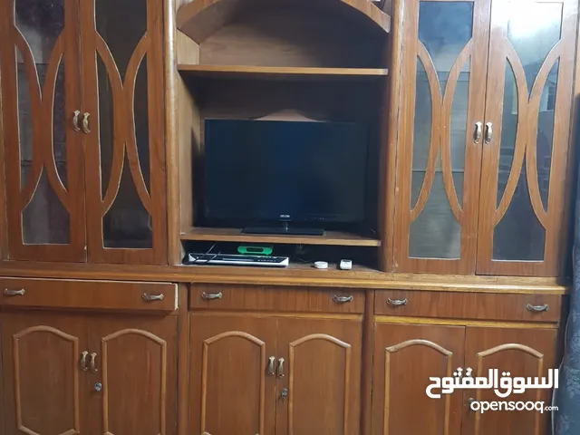 معرض صاج يتكون من طابق اثنين الطابق الاول اربع بيبان والثاني سته بيبان وبي مجال لتلفزيون