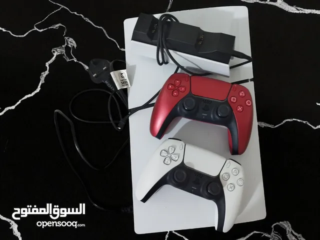 بلايستيشن 5 PS5 بلايستيشن 5 بحالة جيدة جدا معة دراع اخر ومعة شاحن للدراعات وياتى لك بالكرتونة
