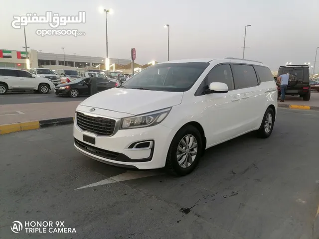 Used Kia Carnival in Sharjah