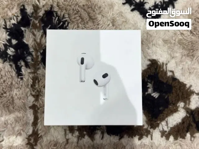 سماعة AirPods شبه جديدة ، حاله ممتازة