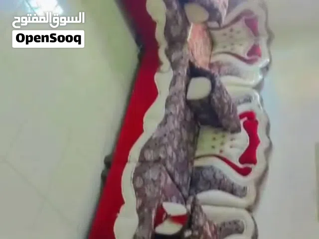 مجلس 10 متر  5 مكارد 5 مخدات   ارتفاع 50 سم واكثر