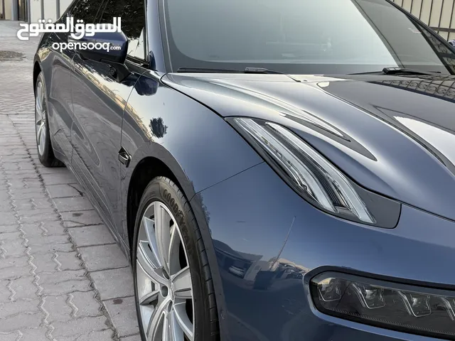 Used Zeekr 001 in Abu Dhabi