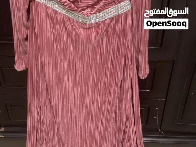 للبيع فستان سهره زهري ناعم