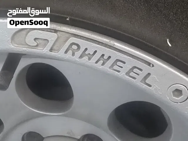 للبيع رنجات مع اطارات النوع جيتي رويال اصليه