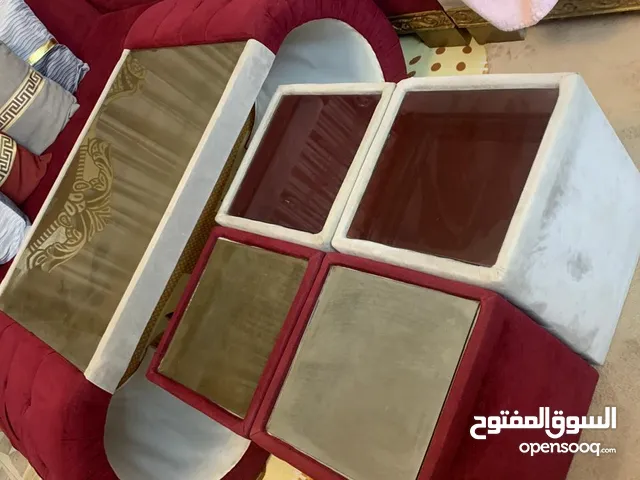 طاولة غرفة قعدة