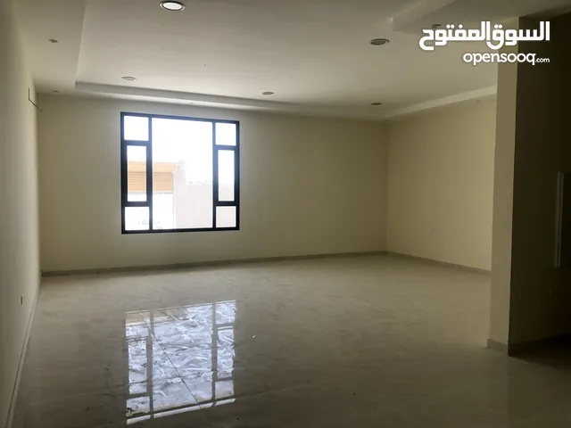 220 m2 5 Bedrooms Villa for Sale in Muharraq Diyar Al Muharraq