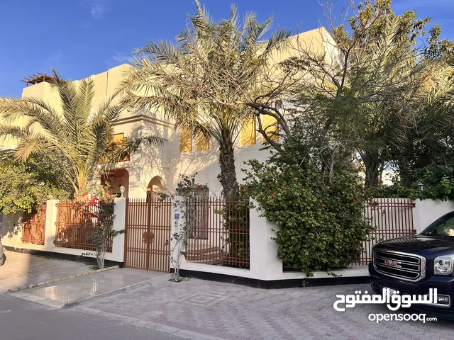 400 m2 4 Bedrooms Villa for Rent in Central Governorate Isa Town