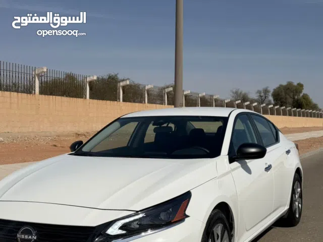 نيسان اللتيما 2024 فل بس بدون فتحه