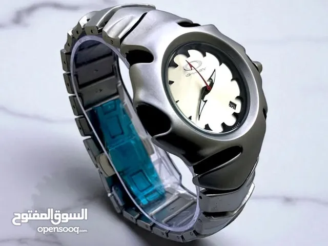 (FREE DELIVERY) Famous Sports Watch Chrome Silver