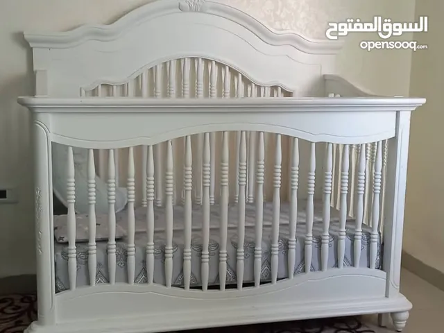 سرير اطفال أمريكي baby cache crib chantal حالته ممتازة جدا