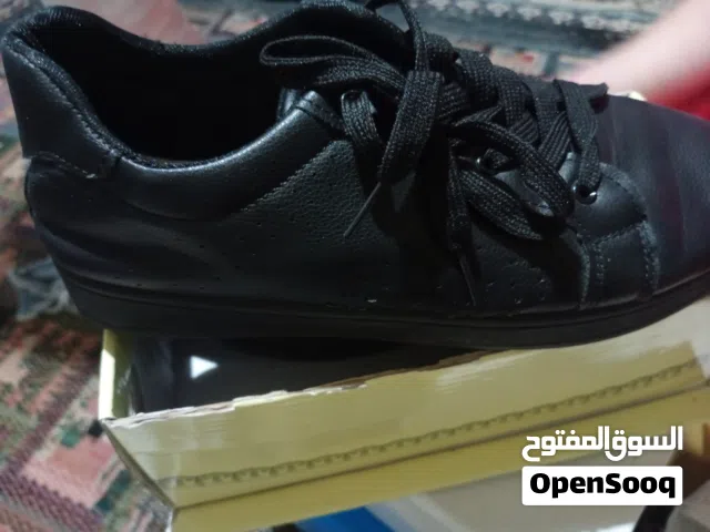 أحذية مشكل ستاتي