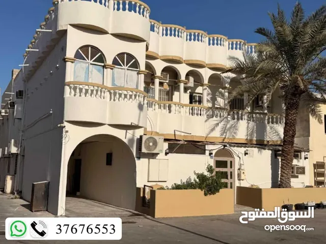 للبيع منزل استثماري في مدينة عيسى بالقرب من استاد خليفة الرياضي والمجمع التجاري