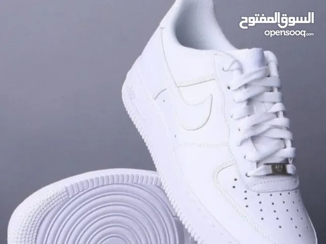 Nike Air Force جديد ونضيف سعر دينار 25.000