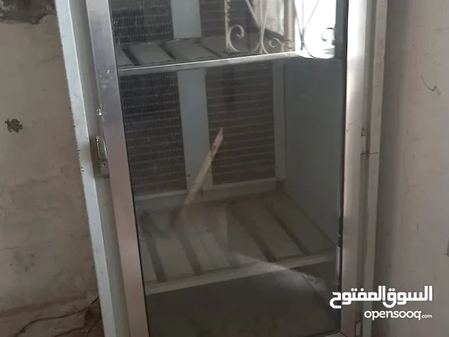 ثلاجة لللبيع
