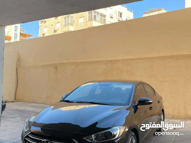 للبيع هونداي AD افانتي 2018 - فل الفل - بحالة ممتازة