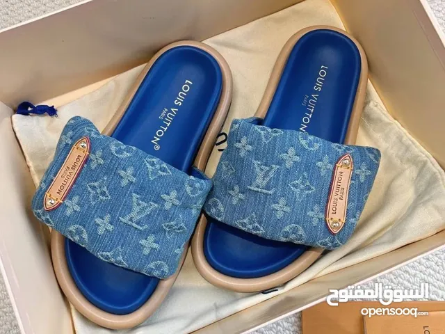Blue Comfort Shoes in Abu Dhabi