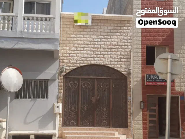 312 m2 More than 6 bedrooms Townhouse for Sale in Muharraq Busaiteen