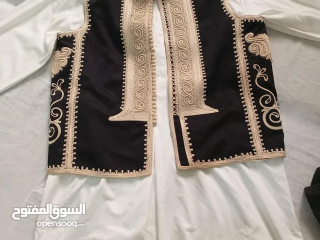 بدلة عربية شبه جديده رقم 14 للبيع بي150