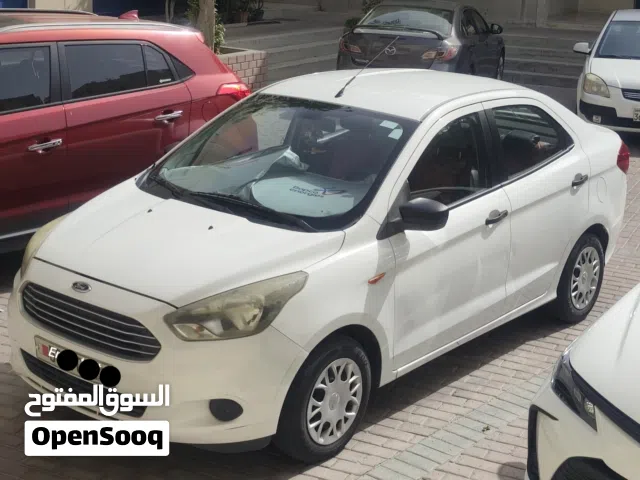 2016 فورد فيجو Standard