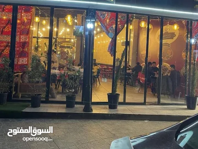 مطعم للبيع بعدة او بدون السابع خلف الملكية بسعر مغري بعدم التفرغ
