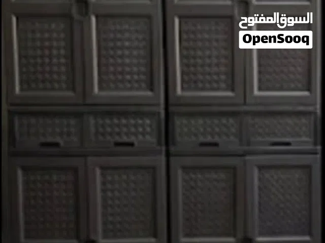 للبيع تخوت للبيع عدد7 حديد وواحد خشب وخزائن  بلاستك وصوبة غاز