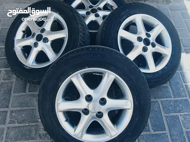 للبيع اربع رنقات كورولا معه تواير حجم 14