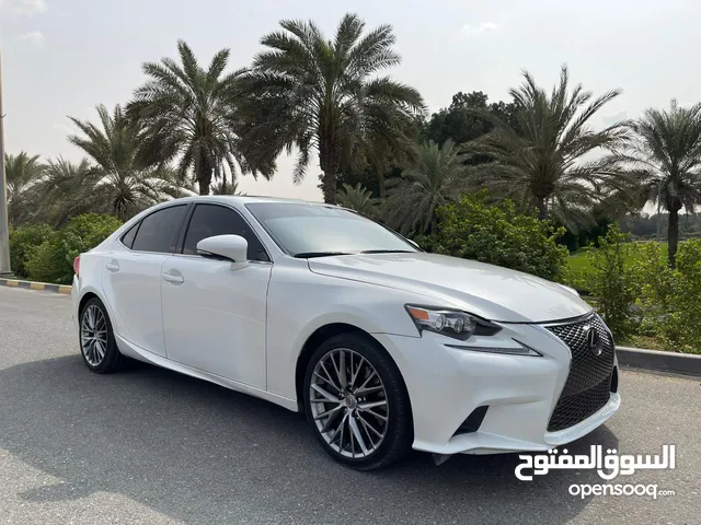 Lexus is 300 2016 full opsions no 1 in very excellent condition