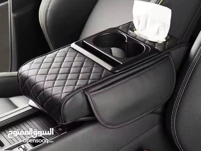 مسند وحامل اكواب ومناديل للسيارة
