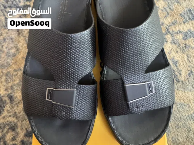 نعال المندوس شبه جديد
