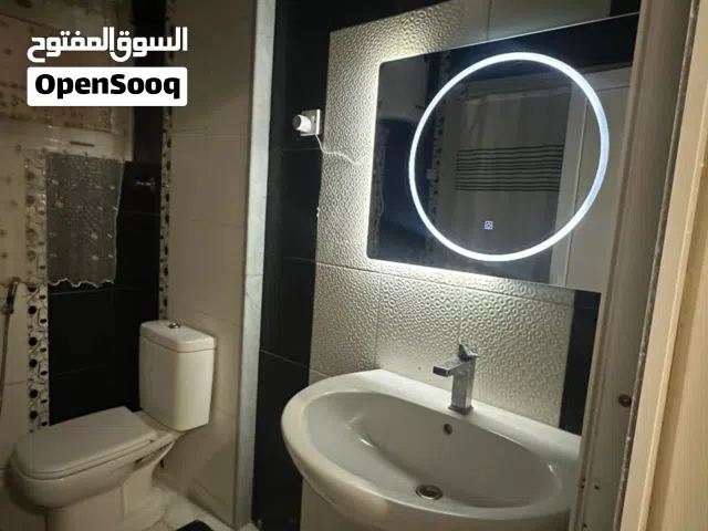 أجار شقة مفروشة فى حى السلام الدور الثالث علوى مطلوب رأس ورويس