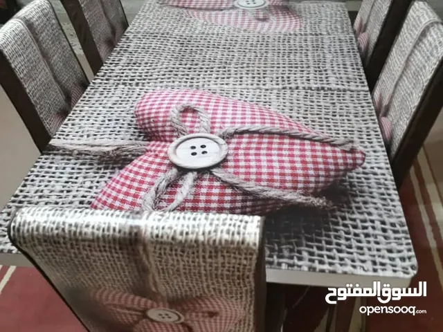 طاولة اكل 6 كراسي شبه جديدة للبيع