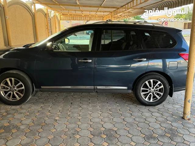 Used Nissan Pathfinder in Ras Al Khaimah