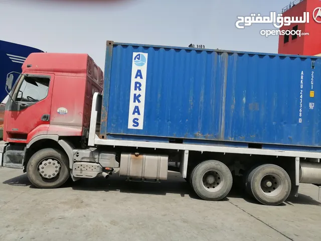 Flatbed Renault 2005 in Misrata