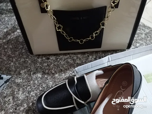 Black Comfort Shoes in Amman