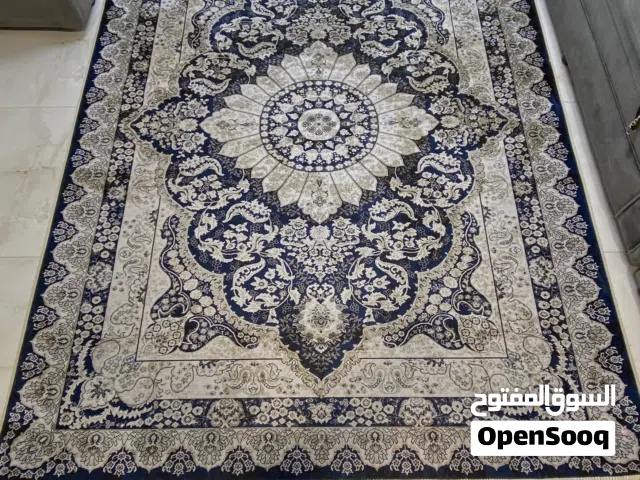 سجادة كتان نقش ايراني لون ازرق غامق قياس 180x240 جديدة / الموقع ضاحية الرشيد