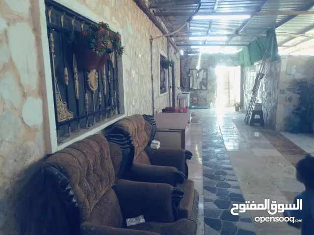200 m2 4 Bedrooms Townhouse for Sale in Zarqa Russayfah