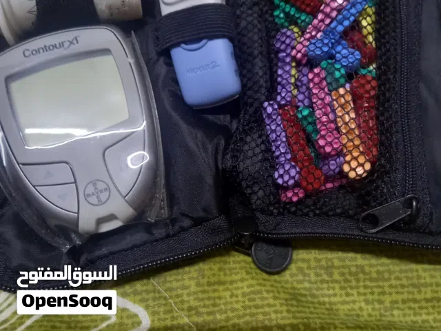 جهاز سكري مع أغراضه شغال ميه ميه الجهاز  نظيف.