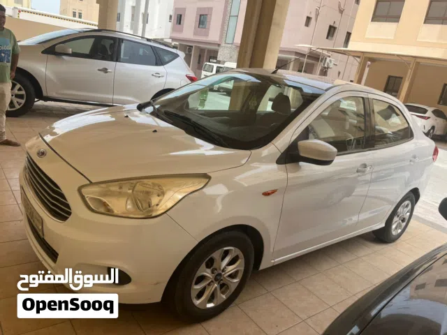 2018 فورد فيجو Titanium