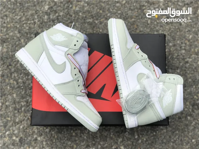 Air Jordans 1 High OG WMNS “Seafoam”