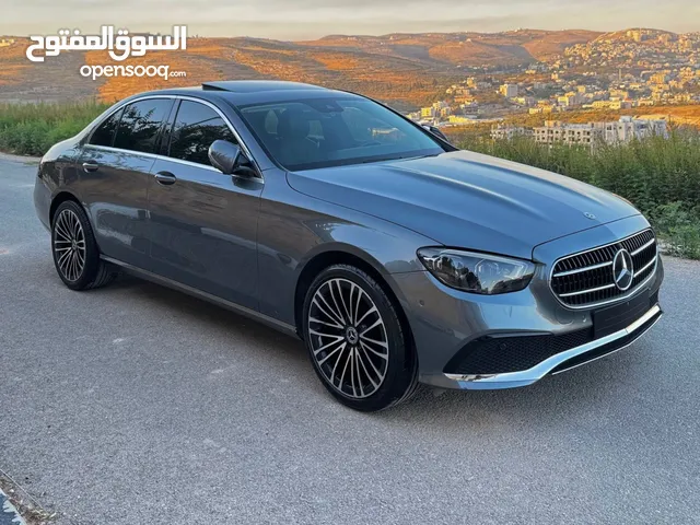 Mercedes benz E220 بحالة الوكالة