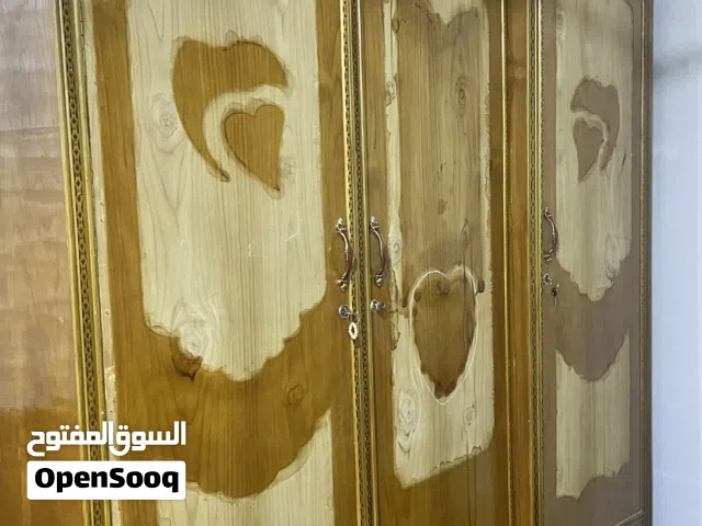 اقرة الوصف / كنتور صاج نظيف يحتاج حك وصبغ فقط اني مشلعه الزخرفة ماحبيتها