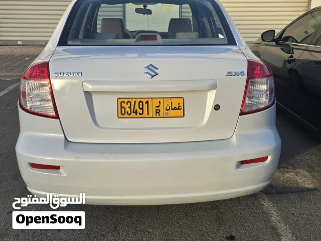 2015 سوزوكي SX4 Standard