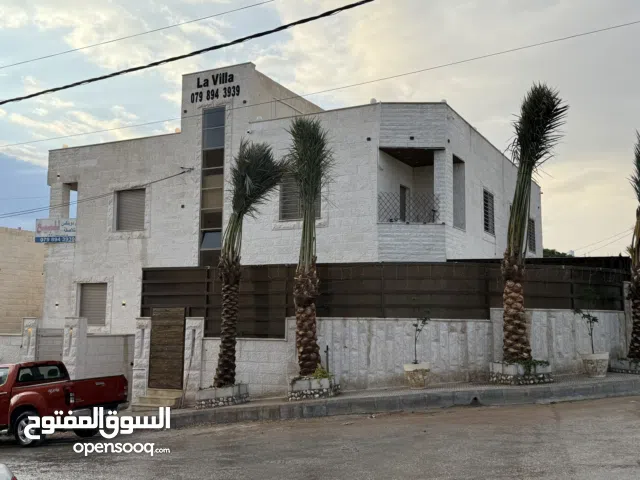 250 m2 4 Bedrooms Villa for Sale in Zarqa Al Zarqa Al Jadeedeh