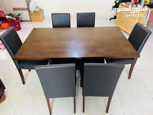 Table with 6 chairs