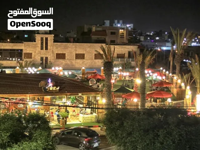 مطلوب ممول لمشروع كافيه مع قعدات وتقديم سناكات