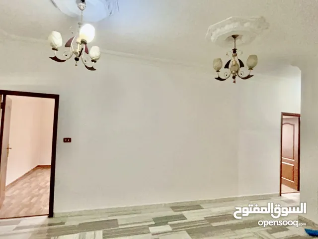 شقة للبيع في ضاحية الرشيد بداعي السفر موقع مميز مقابل مركز الصحي الجبيهه خلف أسواق شونيز