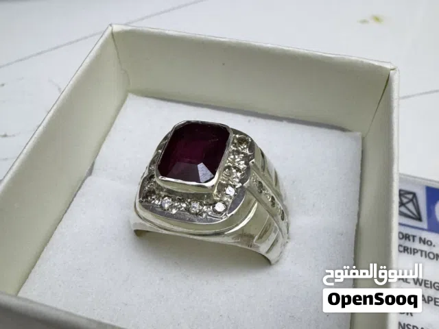 خاتم ياقوت مرصع بالالماس