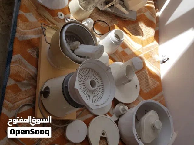 مكينة ست البيت شغالة اصلية نظيفة متكاملة القطع ب75 الف وبيها مجال
