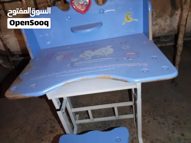 مكتب اطفال للبيع مع الكرسي